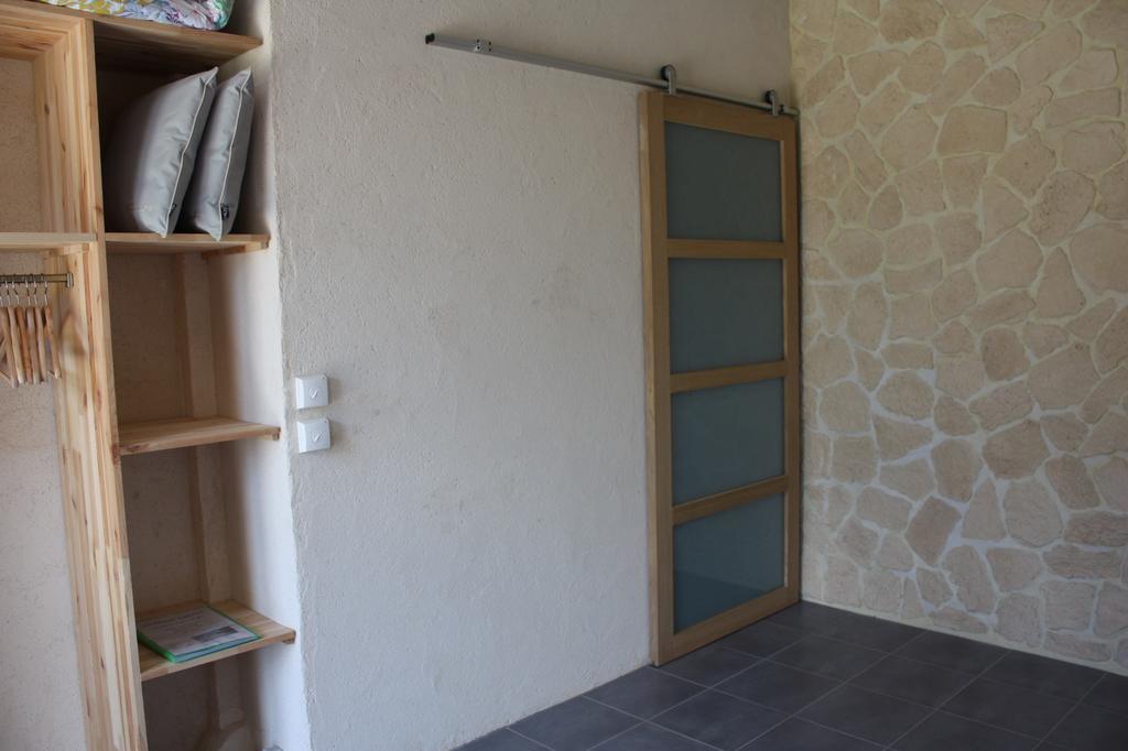 Gite Chevannes Fours  Room photo